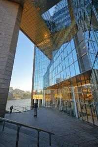 Reuters: Banca Angliei păstrează dobânda la 3,75% şi avertizează asupra riscurilor inflaţioniste generate de conflictul din Iran